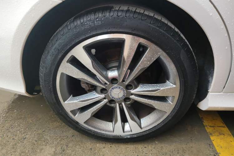 Used Mercedes-Benz E-Class 2015 E 260 L Sport & Fashion Model