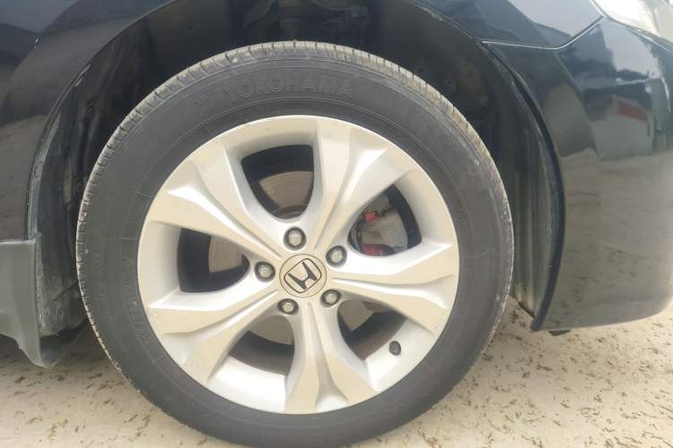 Used Honda Odyssey 2013 2.4L Luxury Edition Right Front Wheel Hub