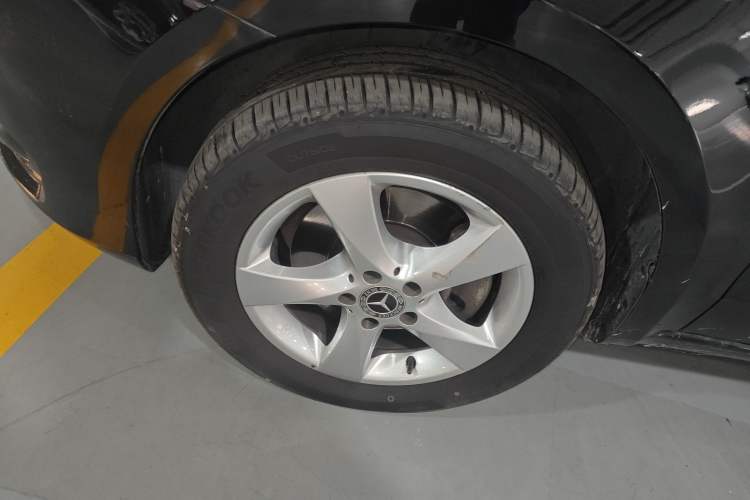 Used Mercedes-Benz Vito 2018 2.0T Elite Version 7 Seats China VI Emission Standard
