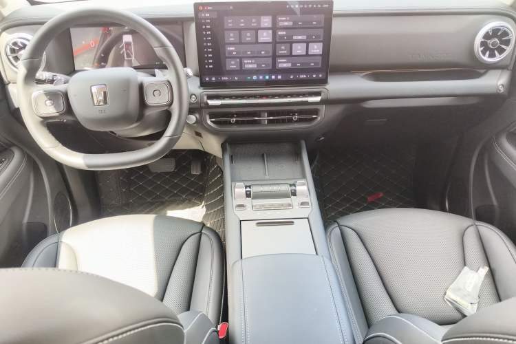 Used Tank 300 New Energy 2025 Hi4-T
