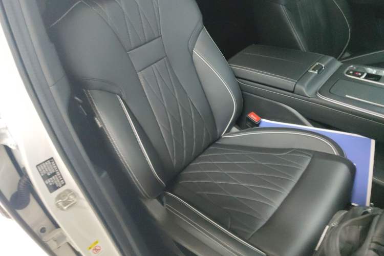 Used GAC Trumpchi GS8 2025 Linghang Series 2.0 TGDI Two-Wheel-Drive Luxury Edition 5 Seats Right Front Seat