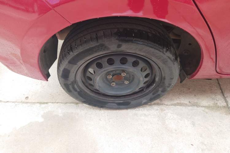 Used Toyota YARiS L Zhi Xuan 2014 1.3E Automatic Charm Edition Right Rear Wheel Hub