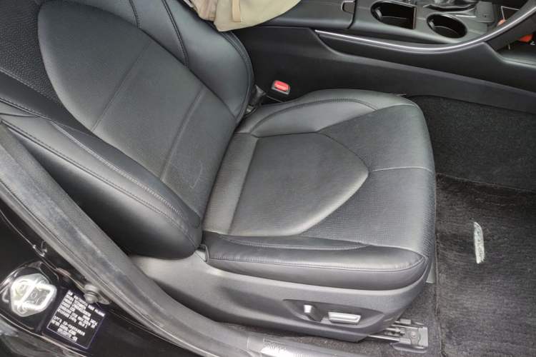 Used Toyota Avalon 2019 Dual-Engine 2.5L Luxury Edition China VI Standard