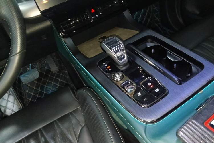 Used GAC Trumpchi GS8 2022 Dual-Engine Series 2.0TM Two-Wheel Drive Prestige Edition (7 Seats)
