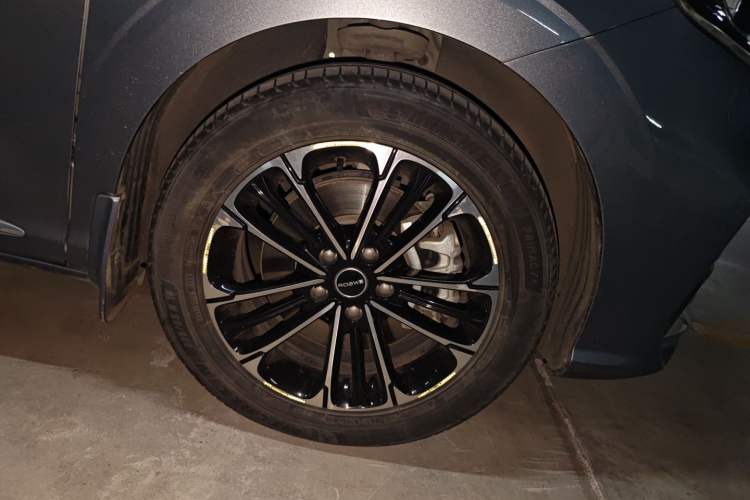 Used Roewe iMAX8 2021 400TGI Supreme Series Prestige Edition
