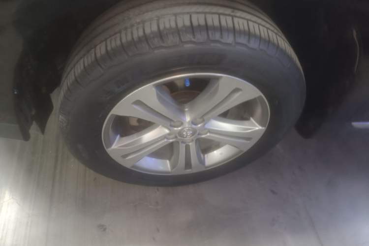 Used Toyota Highlander 2012 2.7L Two-Wheel Drive 7-Seater Luxury Edition