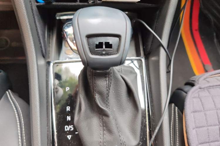 Used Skoda Kodiaq 2019 Facelifted TSI330 7-Seater Two-Wheel-Drive Luxury Enjoyment Edition China VI Standard Gear Lever