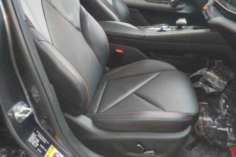 Used Changan UNI-V 2022 1.5T Prestige Version