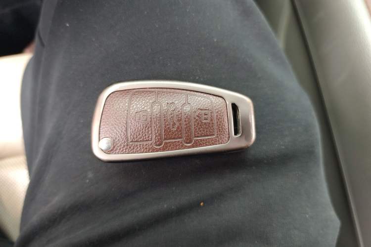 Used Audi Q7 2013 35 TFSI Comfort Model Vehicle Key