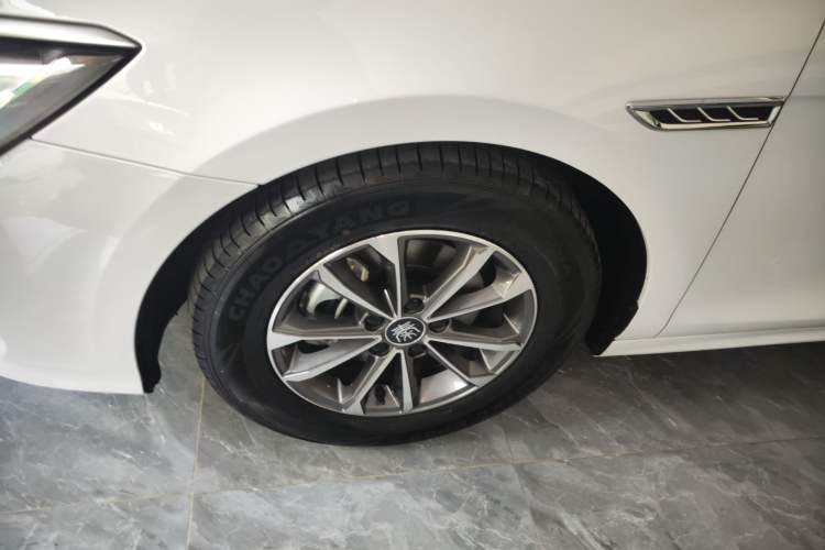 Used BYD Qin PLUS 2024 HONOR Edition DM-i 55KM Leading Model Left Front Wheel Hub