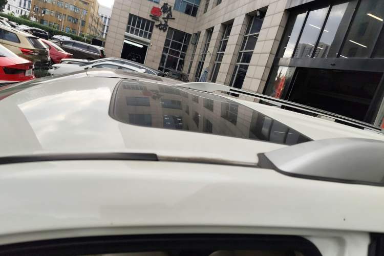 Used Toyota Land Cruiser 2015 4.0L V6 Middle East Low-Trim Version
