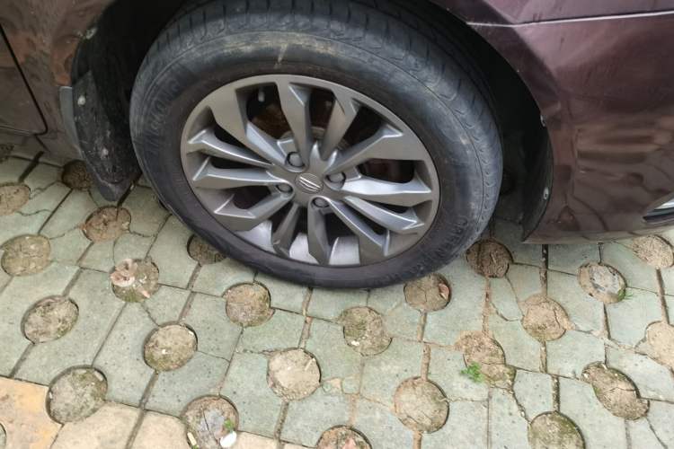 Used Geely Auto Vision 2016 1.5L Manual Happiness Edition Right Front Wheel Hub