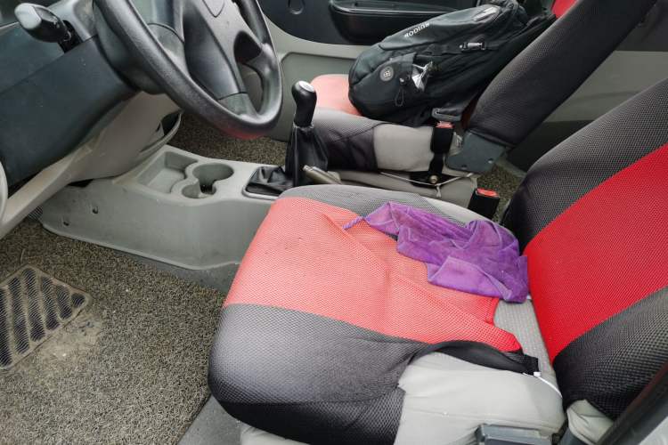 Used FORTHING Lingzhi 2013 V3 1.5L 7-Seater Standard Model II Left Front Seat