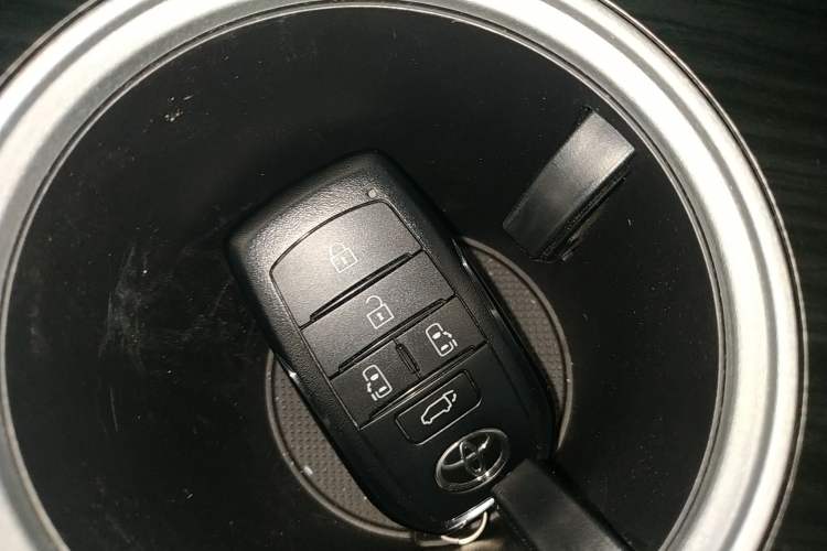 Used Toyota Granvia 2026 Model 2.5L Hybrid Prestige PLUS Edition Interior 1