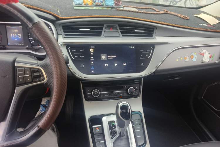 Used Geely Auto Emgrand GL 2018 1.4T DCT Prestige Smart Connectivity Version Audio And AC Panel