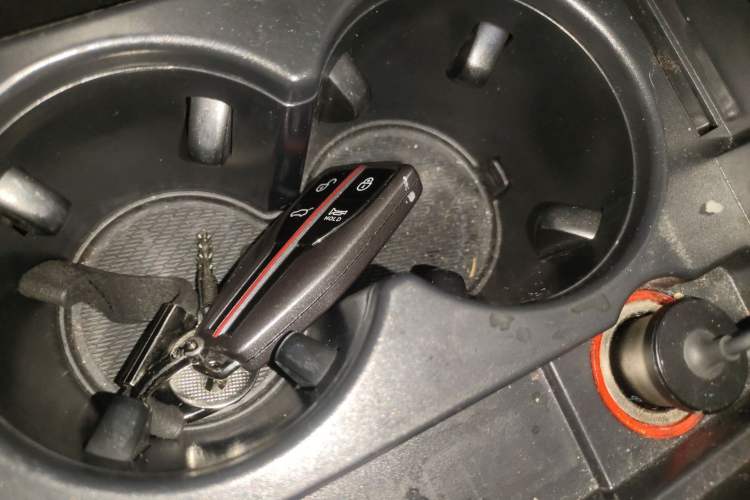 Used Hongqi HS5 2022 Facelifted Version 2.0T Smart Connect Flagship All-Wheel-Drive Edition
