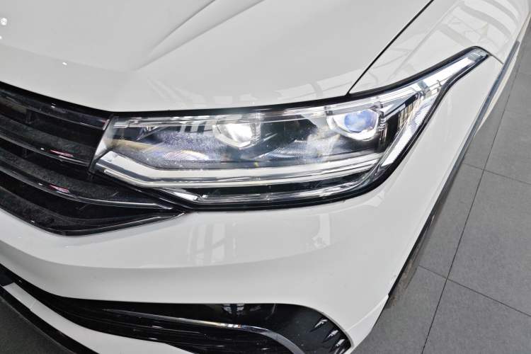 Used Volkswagen Tiguan L 2022 330TSI Automatic Two-Wheel Drive R-Line Enhanced Edition Left Front Headlight