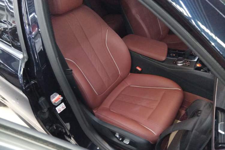 Used BMW 5 Series 2022 Second Facelift 530Li Leading Edition M Sport Package
