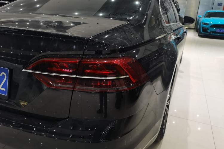 Used Volkswagen Phideon 2018 Revised Version 380TSI Two-Wheel Drive Business Edition
