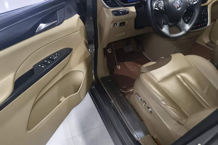 Used Buick GL8 2021 ES Land Cruiser 653T Luxury Edition Driver Seat