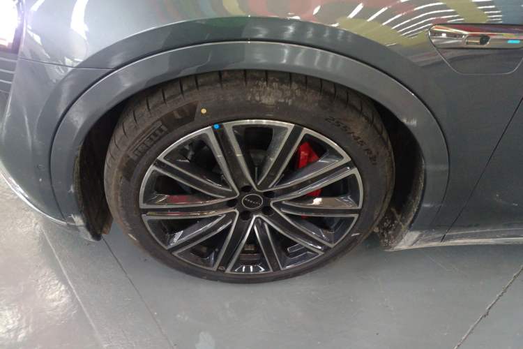 Used Hima Luxeed R7 2024 All-Electric 736 km Ultra
