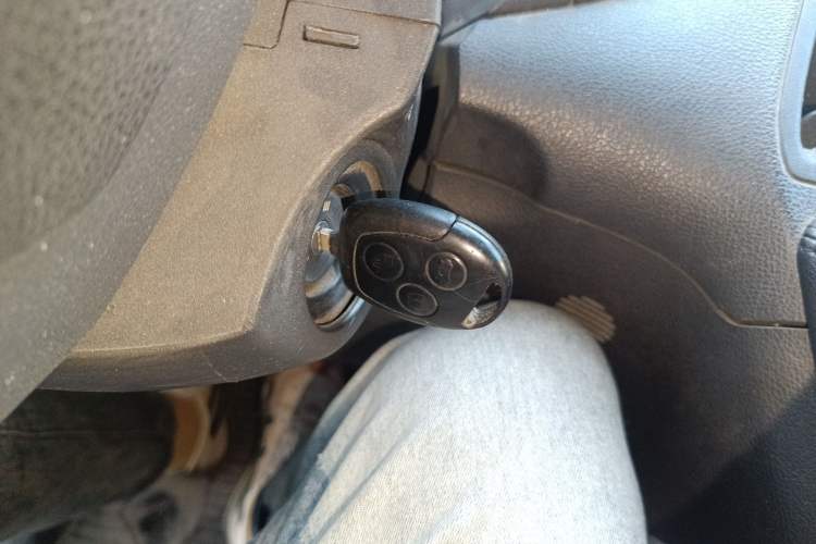 Used Ford Transit 2017 2.0T Diesel Multi-Purpose Commercial Vehicle Short Wheelbase Low Roof China V Standard
