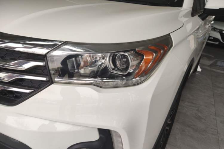 Used GAC Trumpchi GS4 2017 235T Automatic Two-Wheel Drive Elite Edition Left Front Headlight