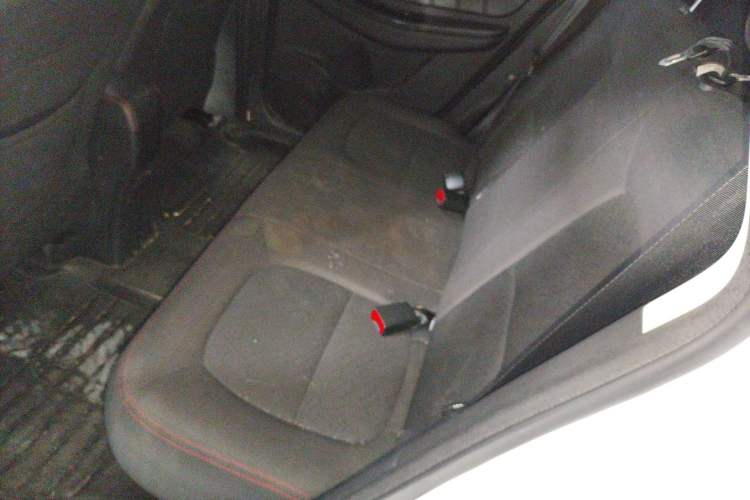 Used FAW Yingzhi G3 2016 1.5L Manual Comfort Edition Left Rear Seat