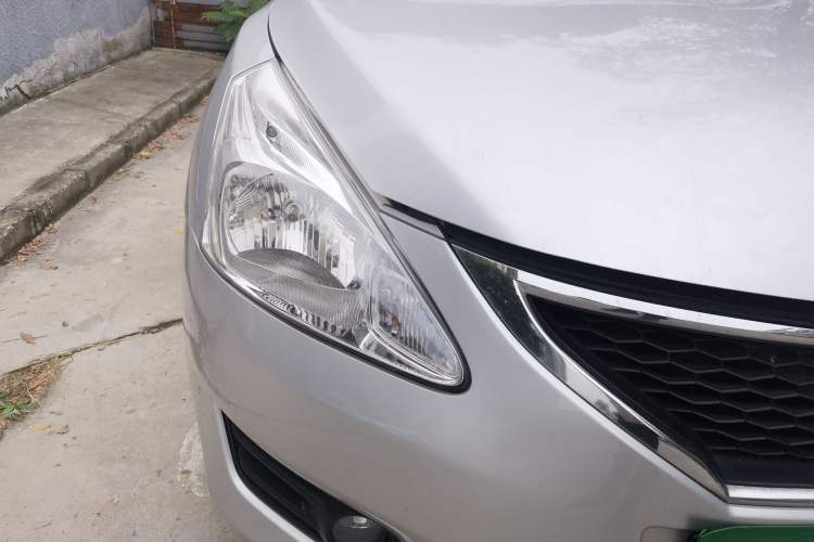 Used Nissan Tiida 2011 1.6L CVT Smart Version