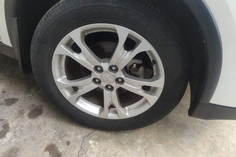Used Mitsubishi Outlander 2014 2.4L 4x4 Deluxe Value Edition 5 Seats
