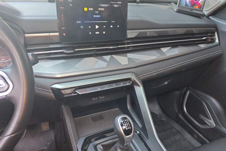 Used Geely Auto Vision X6 2021 PRO 1.4T Manual Luxury Model
