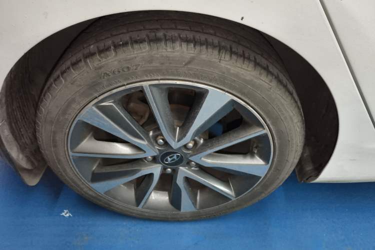 Used Hyundai Elantra (5th Generation / Langdong) 2015 1.6L Automatic Leading Model