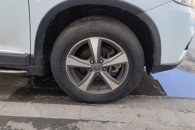 Used Haval H6 2015 Revised Version Sport Edition 1.5T Manual Transmission Two-Wheel Drive Elite Grade
