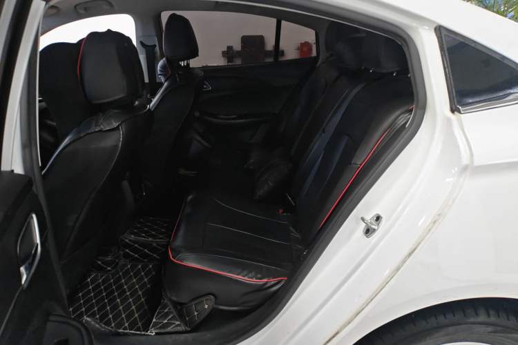 Used Roewe i5 2019 1.5L Manual 4G Connected Langyue Edition