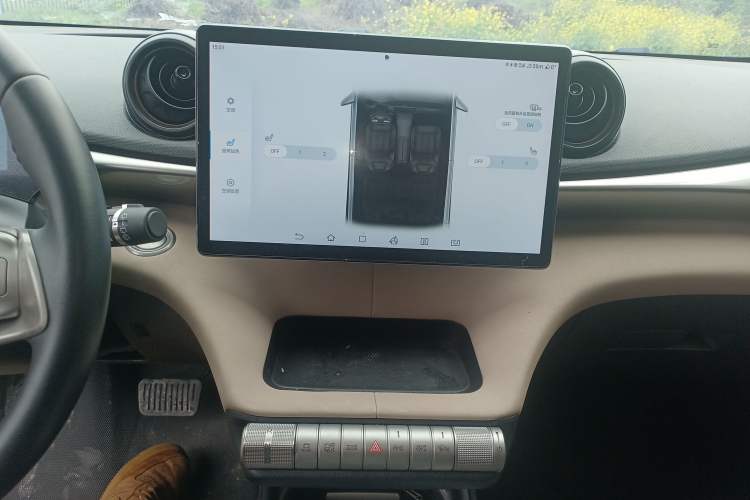 Used BYD Dolphin 2023 420 km Fashion Edition Audio And AC Panel