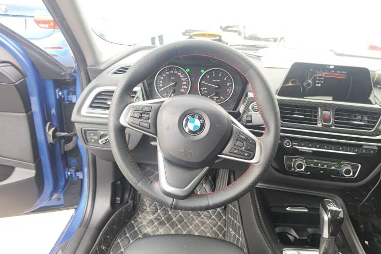 Used BMW 1 Series 2017 118i Sport Edition Steering Wheel
