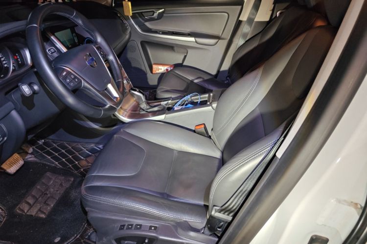 Used Volvo XC60 2017 T5 Smart Upgrade Edition