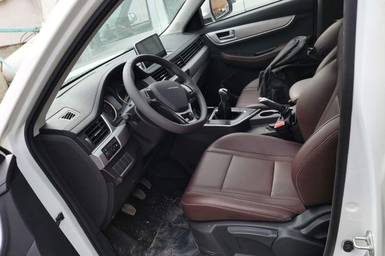 Used FORTHING T5 2024 Grand Edition 1.6L Manual Dream-Chasing Version 5 Seats
