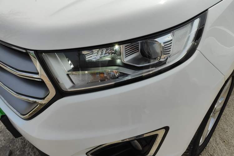 Used Ford Edge 2016 EcoBoost 245 Two-Wheel-Drive Titanium 5-Seater
