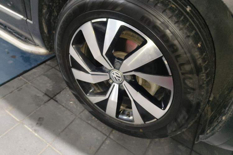 Used Volkswagen Tayron 2020 330TSI Two-Wheel Drive Luxury Smart Connectivity Version
