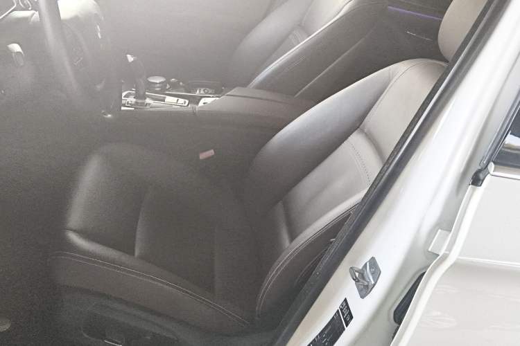 Used BMW 5 Series 2014 525Li Luxury Design Package