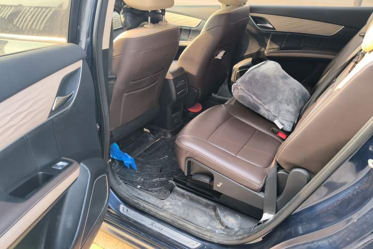 Used BYD Song MAX New Energy 2022 DM-i 105KM Flagship Model Left Rear Seat