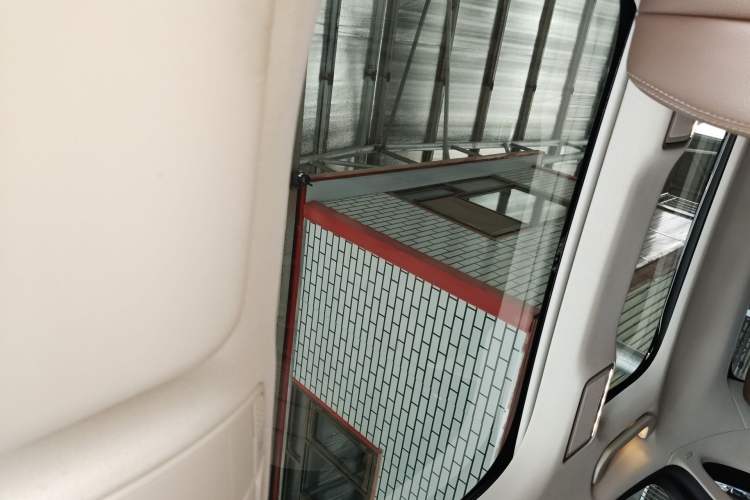 Used Mercedes-Benz E-Class 2016 E 300 L Stylish Model Headliner