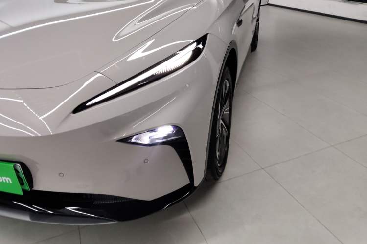 Used Rising R7 2025 Model Advanced Edition
