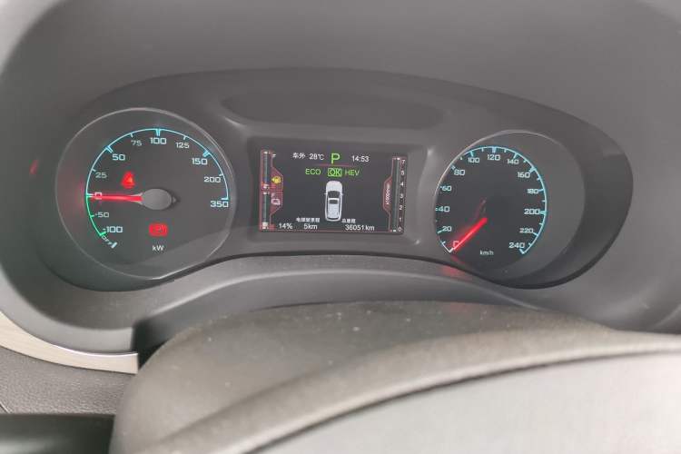 Used BYD Song New Energy 2017 Song DM 1.5TID All-Wheel Drive Luxury Model Odometer Close Up