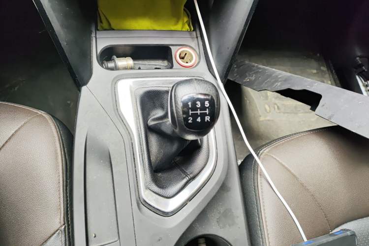 Used GAC Trumpchi GS4 2017 235T Manual Two-Wheel Drive Luxury Edition Gear Lever