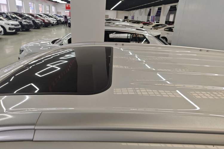 Used Mitsubishi Outlander 2019 2.0L Two-Wheel Drive Comfort Edition 7-Seater China VI Standard