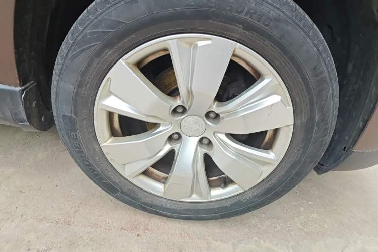 Used Peugeot 2008 2014 1.6L Automatic Fashion Edition Exterior 1