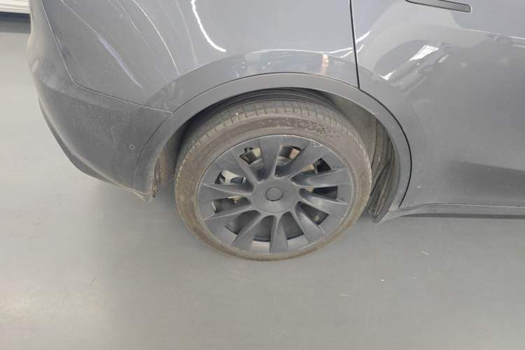 Used Tesla Model Y 2021 Long-Range All-Wheel-Drive Version