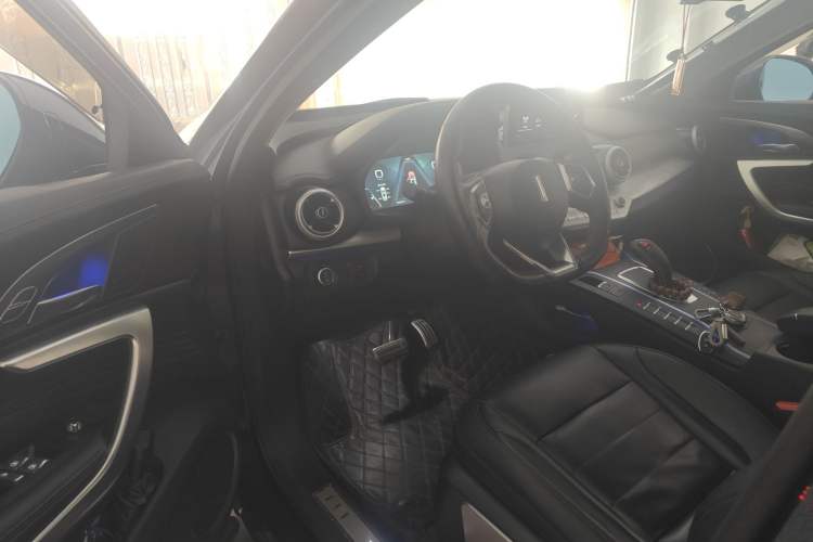 Used Wey VV7 2019 Upgraded Model 2.0T Flagship Version China VI Driver Seat